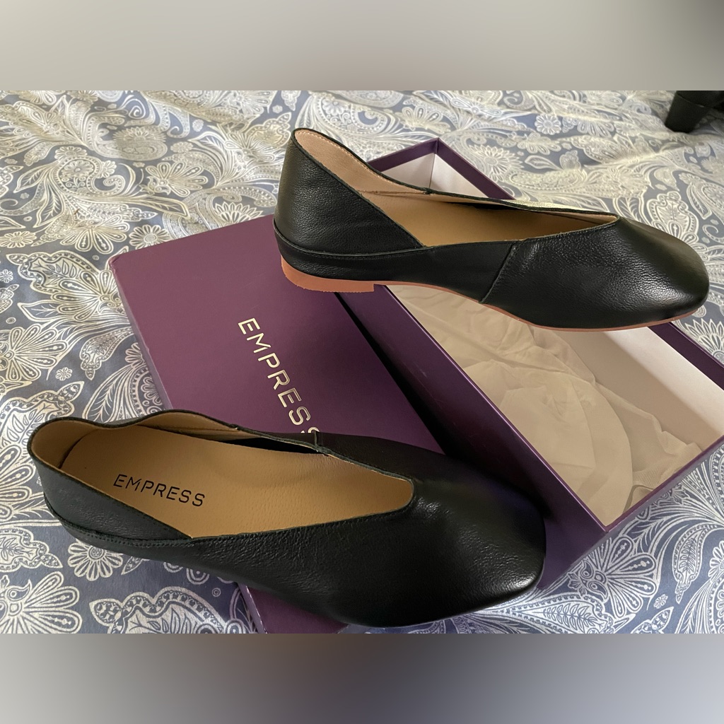 Black Leather Flats, Empress, Size 8.5w. Brand New, Never Worn.